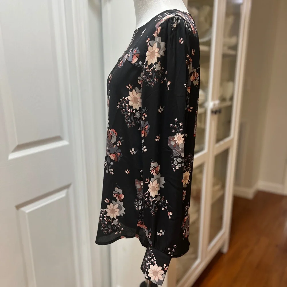 LOFT Black Floral Long-Sleeve Keyhole Back Top - Picture 3 of 6